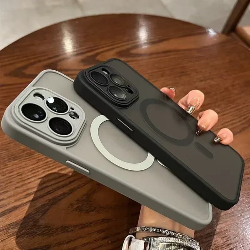 iPhone 14 - High-end Magnetic Silicone Protective Case | Matte Semi-transparent Design | Anti-drop and Anti-scuff | Strong Magnetic Adhesion | Lightweight and Comfortable Feel